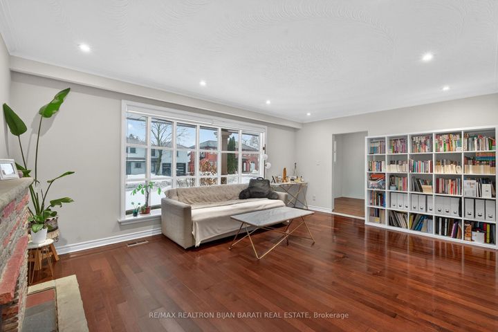 Photo 4 at 215 Grandview Avenue, Grandview, Markham