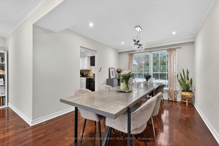 Photo 6 at 215 Grandview Avenue, Grandview, Markham