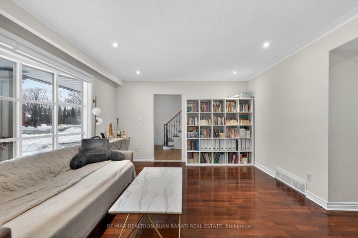 Photo 11 at 215 Grandview Avenue, Grandview, Markham