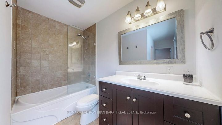 Photo 23 at 215 Grandview Avenue, Grandview, Markham