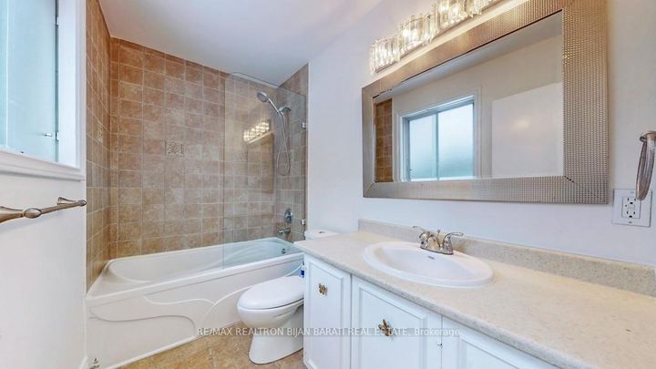 Photo 25 at 215 Grandview Avenue, Grandview, Markham