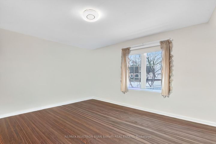 Photo 30 at 215 Grandview Avenue, Grandview, Markham