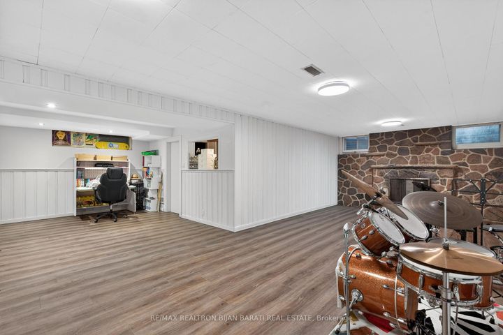 Photo 33 at 215 Grandview Avenue, Grandview, Markham