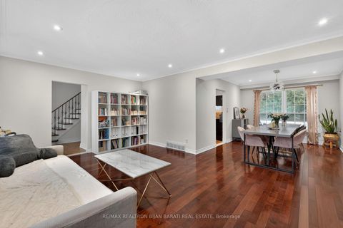 Photo 10 at 215 Grandview Avenue, Grandview, Markham