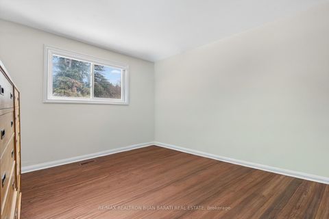 Photo 29 at 215 Grandview Avenue, Grandview, Markham