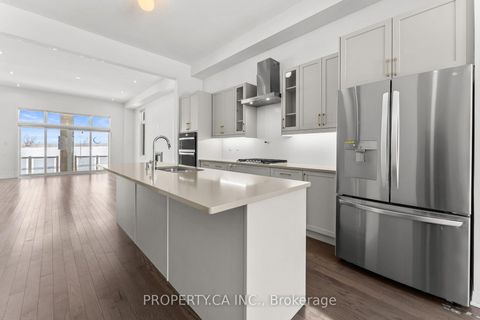 Photo 4 at 2 Yacht Drive, Bowmanville, Clarington