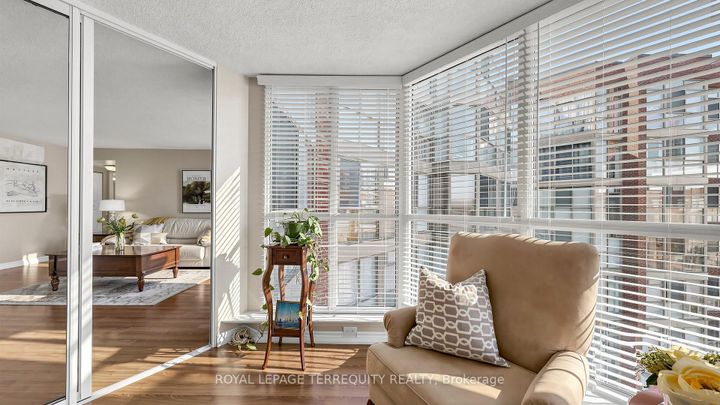 Photo 19 at 833 - 22 Southport Street, Swansea, Toronto