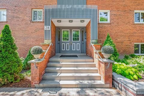 Photo 1 at 8 - 28 Admiral Road, Annex, Toronto