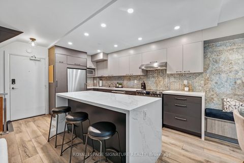 Photo 9 at 8 - 28 Admiral Road, Annex, Toronto