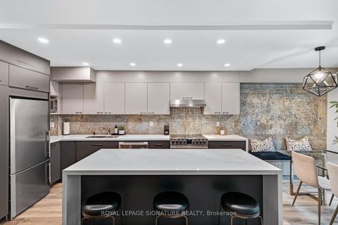 Photo 10 at 8 - 28 Admiral Road, Annex, Toronto