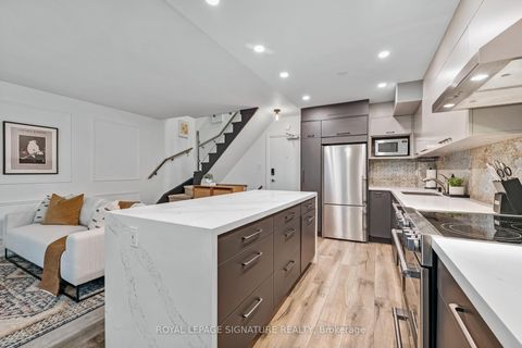 Photo 11 at 8 - 28 Admiral Road, Annex, Toronto