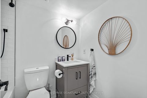 Photo 16 at 8 - 28 Admiral Road, Annex, Toronto