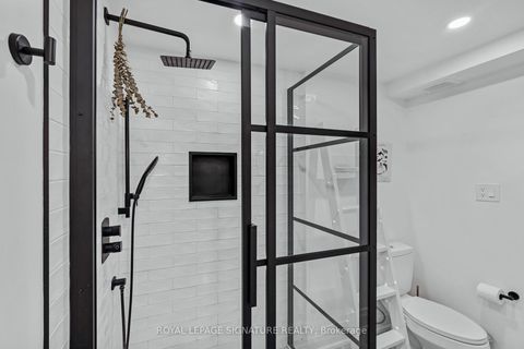 Photo 25 at 8 - 28 Admiral Road, Annex, Toronto