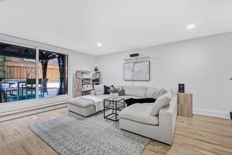 Photo 26 at 8 - 28 Admiral Road, Annex, Toronto