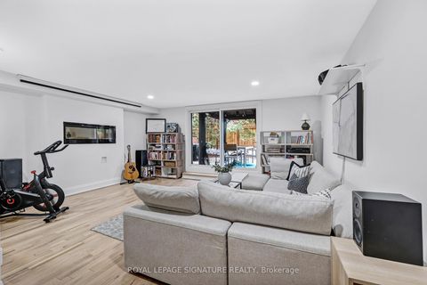 Photo 27 at 8 - 28 Admiral Road, Annex, Toronto