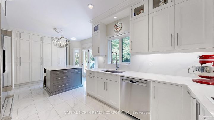 Photo 14 at 120 Bothwell Crescent, Summerhill Estates, Newmarket