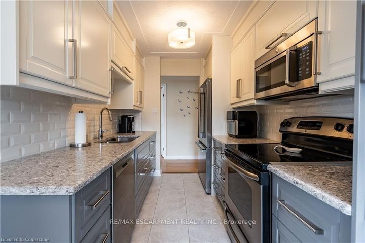 Photo 15 at 402 - 40 Harrisford Street, Red Hill, Hamilton