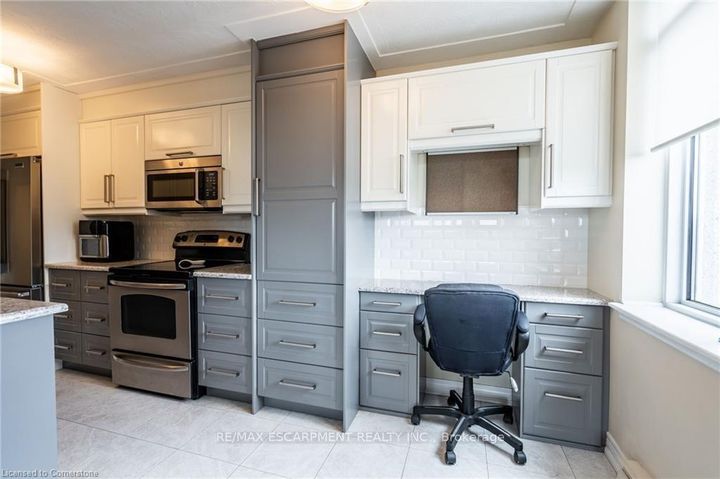 Photo 16 at 402 - 40 Harrisford Street, Red Hill, Hamilton