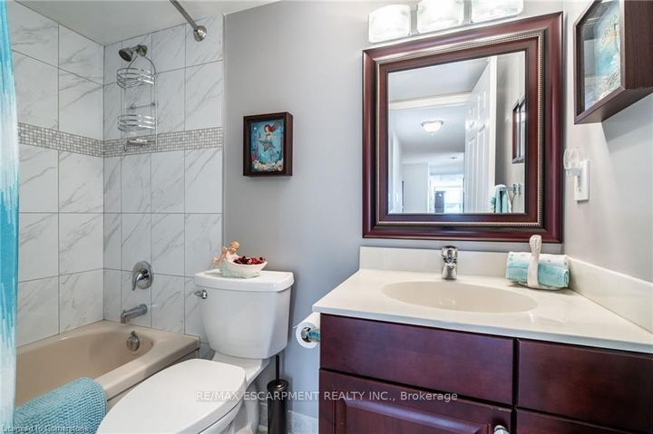 Photo 24 at 402 - 40 Harrisford Street, Red Hill, Hamilton