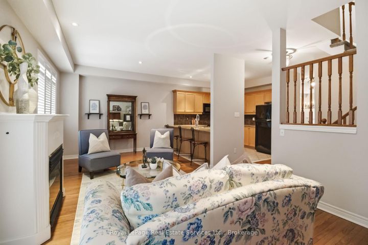 Photo 11 at 32 - 1169 Dorval Drive, GA Glen Abbey, Oakville