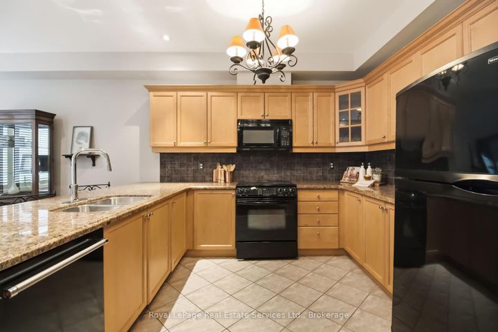 Photo 13 at 32 - 1169 Dorval Drive, GA Glen Abbey, Oakville