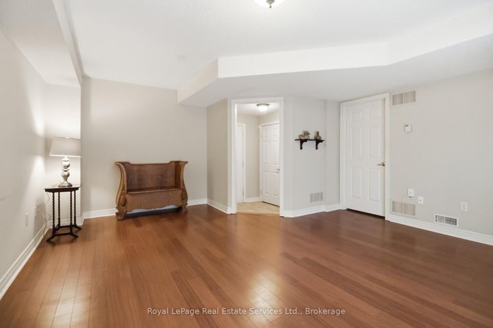 Photo 33 at 32 - 1169 Dorval Drive, GA Glen Abbey, Oakville