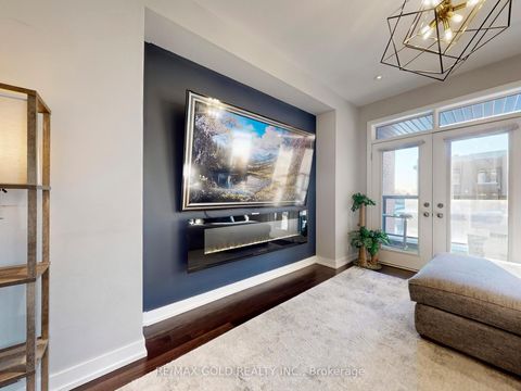 Photo 5 at 3 Glenngarry Crescent, Rural Vaughan, Vaughan