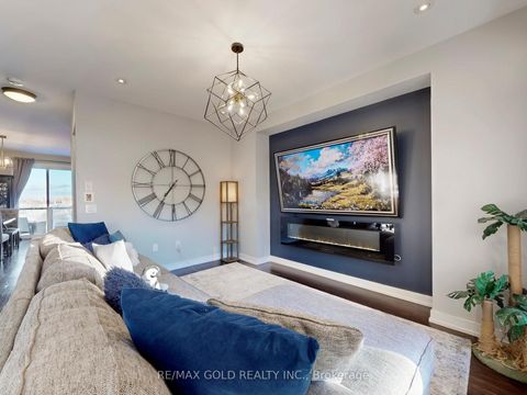 Photo 6 at 3 Glenngarry Crescent, Rural Vaughan, Vaughan