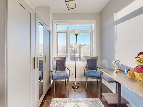 Photo 10 at 3 Glenngarry Crescent, Rural Vaughan, Vaughan