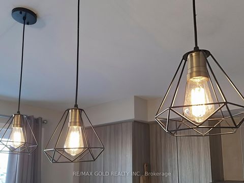 Photo 18 at 3 Glenngarry Crescent, Rural Vaughan, Vaughan