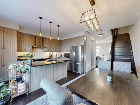 Photo 20 at 3 Glenngarry Crescent, Rural Vaughan, Vaughan