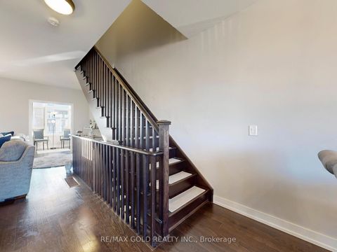 Photo 25 at 3 Glenngarry Crescent, Rural Vaughan, Vaughan