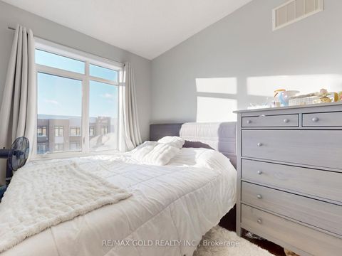 Photo 35 at 3 Glenngarry Crescent, Rural Vaughan, Vaughan