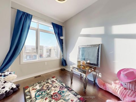 Photo 37 at 3 Glenngarry Crescent, Rural Vaughan, Vaughan