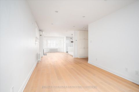 Photo 10 at 49 Elvina Gardens, Mount Pleasant East, Toronto