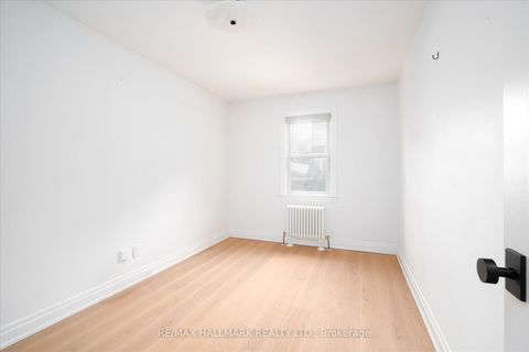 Photo 14 at 49 Elvina Gardens, Mount Pleasant East, Toronto