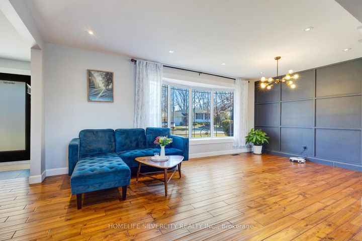 Photo 7 at 203 Montmorency Drive, Red Hill, Hamilton