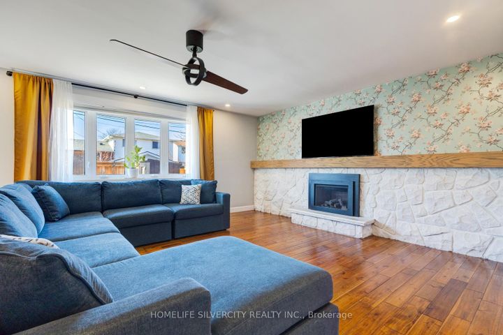 Photo 19 at 203 Montmorency Drive, Red Hill, Hamilton