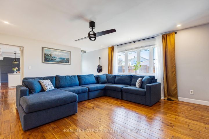 Photo 21 at 203 Montmorency Drive, Red Hill, Hamilton