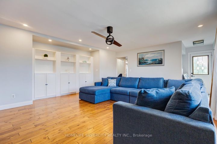 Photo 22 at 203 Montmorency Drive, Red Hill, Hamilton