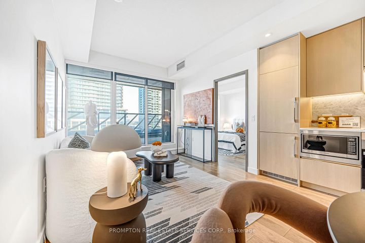 Photo 15 at 611 - 95 Mcmahon Drive, Bayview Village, Toronto