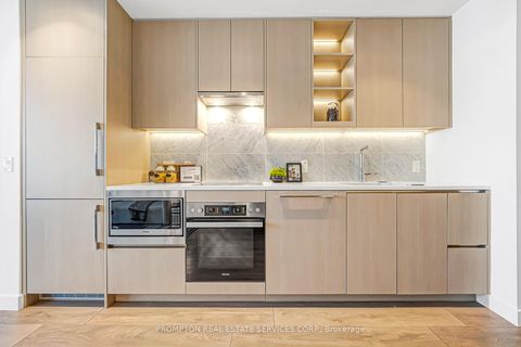 Photo 2 at 611 - 95 Mcmahon Drive, Bayview Village, Toronto