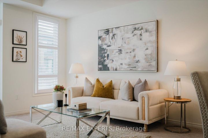 Photo 4 at 1410 Coral Springs Path, Taunton, Oshawa