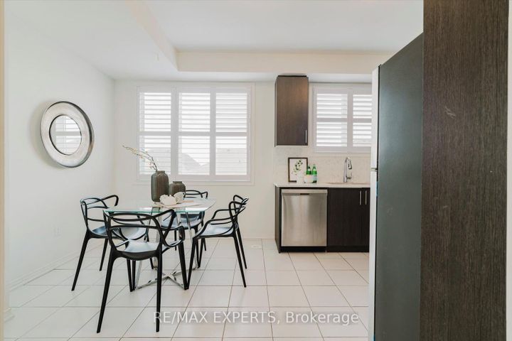 Photo 12 at 1410 Coral Springs Path, Taunton, Oshawa