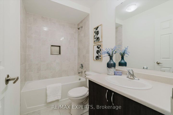 Photo 28 at 1410 Coral Springs Path, Taunton, Oshawa