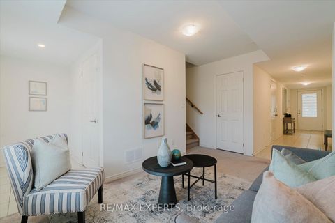 Photo 2 at 1410 Coral Springs Path, Taunton, Oshawa