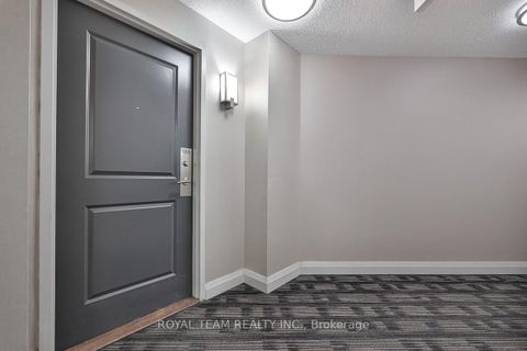 Photo 5 at 1905 - 125 Western Battery Rd Road, Niagara, Toronto