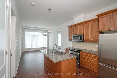 Photo 5 at 313 - 15277 Yonge Street S, Aurora Village, Aurora