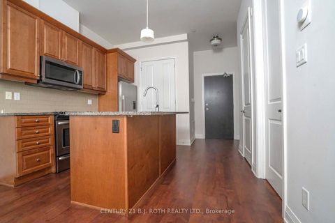 Photo 7 at 313 - 15277 Yonge Street S, Aurora Village, Aurora