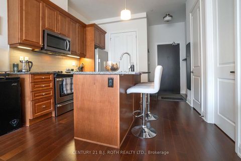 Photo 8 at 313 - 15277 Yonge Street S, Aurora Village, Aurora